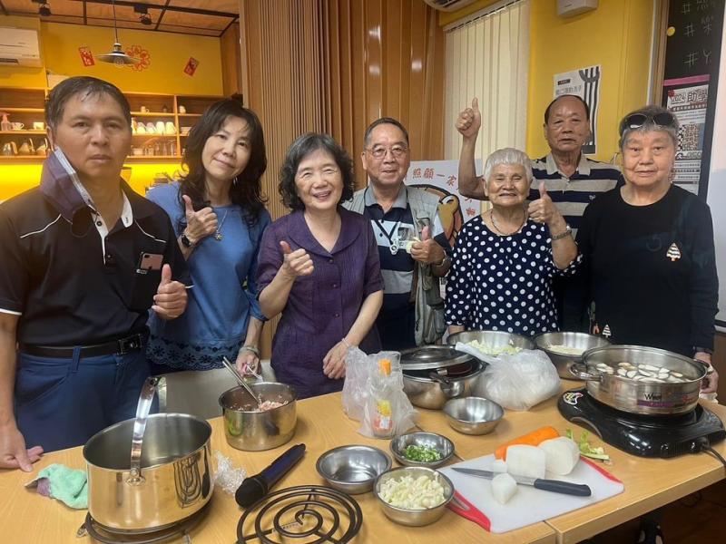 這個禮拜樂小編替 #健康餐食全榖雜糧類 班級師生合照