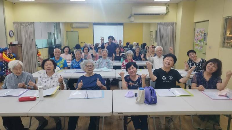 Ycafe合唱班成立一週年啦!!
