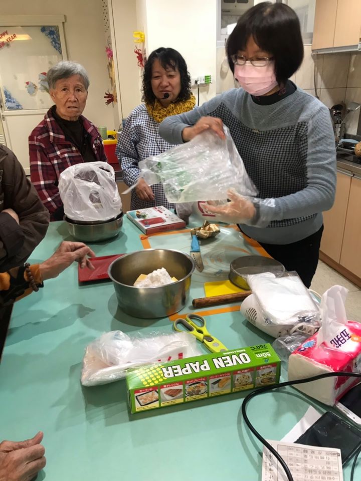 東門失智日照中心-點心DIY溫馨時光圖片