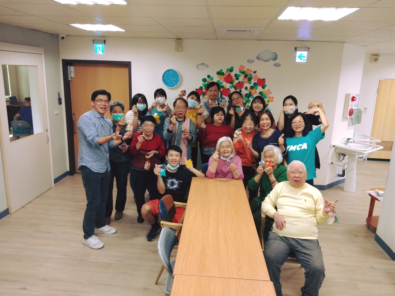 東門失智日照中心-香皂動手做初體驗，手部清潔工具不能少！
